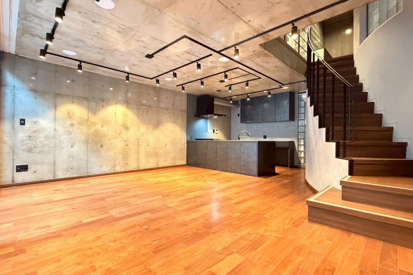 Excellage Jingumae / 2LDK Condominium, Tokyo - Apartments for Sale in Shibuya Ward (2)