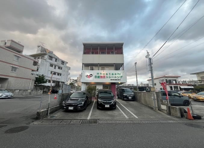 Madanbashi / 3-Storey House, Tomigusuku