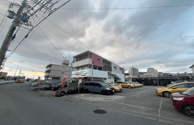 Madanbashi / 3-Storey House, Tomigusuku - Houses for Sale in Tomigusuku City (2)